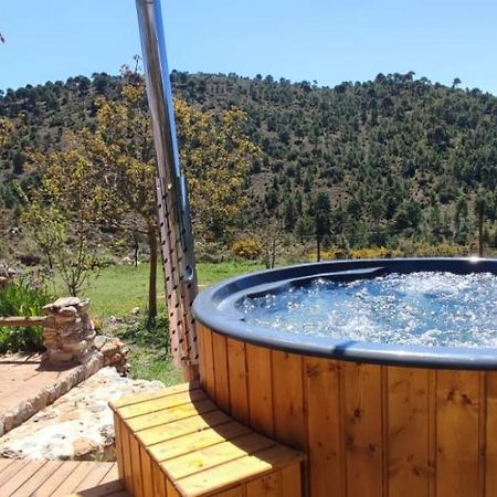 Esencia Lodge - Luxurious Off-Grid Cabin Retreat Альмуньекар Экстерьер фото