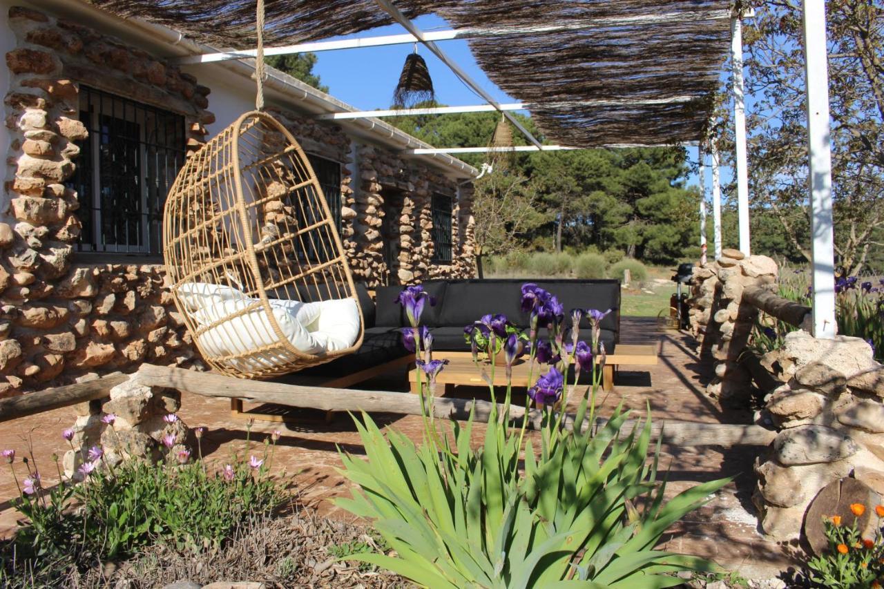 Esencia Lodge - Luxurious Off-Grid Cabin Retreat Альмуньекар Экстерьер фото