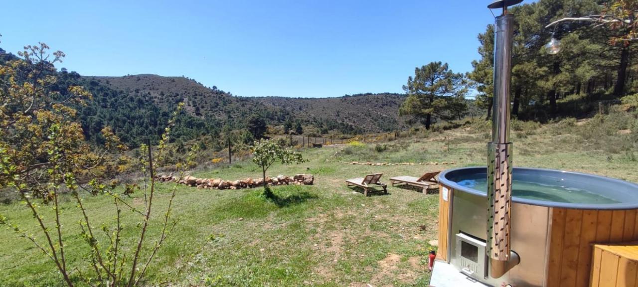Esencia Lodge - Luxurious Off-Grid Cabin Retreat Альмуньекар Экстерьер фото