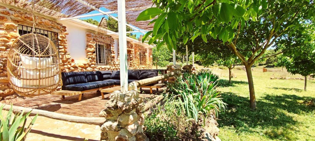 Esencia Lodge - Luxurious Off-Grid Cabin Retreat Альмуньекар Экстерьер фото